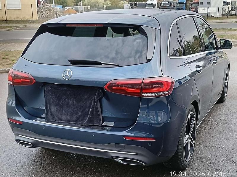 Gebraucht Mercedes B200 Progressive 150 PS (110 kW) 2019 Blau Van / Kleinbus