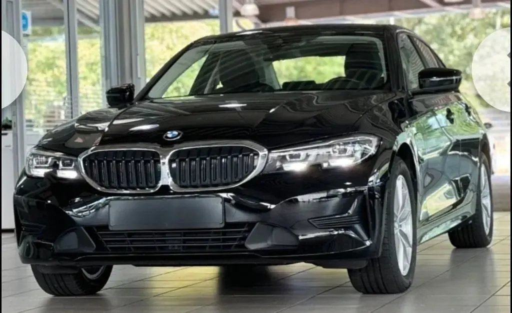 Gebraucht BMW 330e Advantage 292 PS (214 kW) 2020 Schwarz Limousine