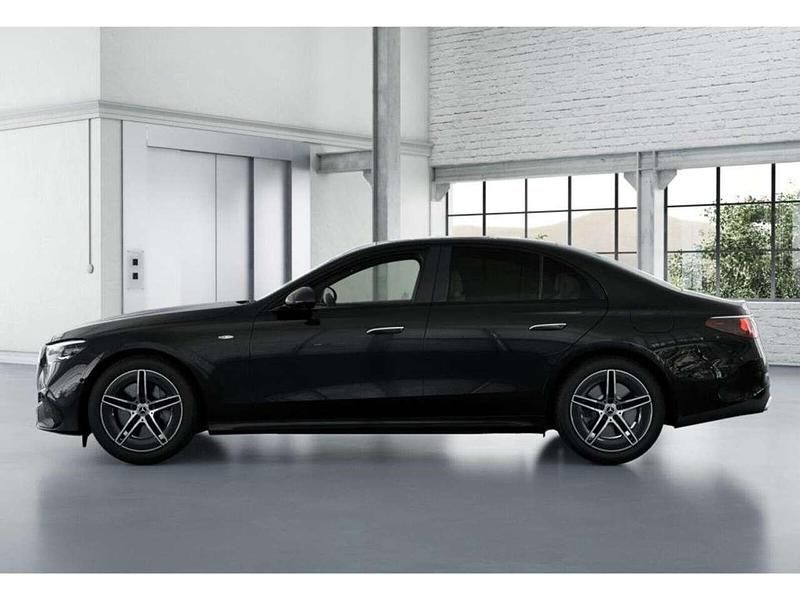 Gebraucht Mercedes E300 AMG 204 PS (150 kW) 2024 Schwarz obsidianschwarz metall Limousine