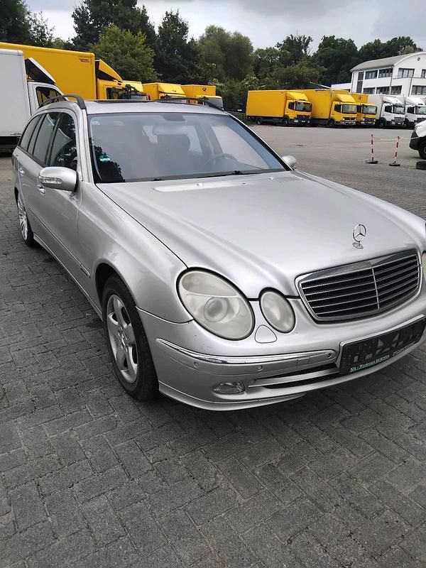 Gebraucht Mercedes E240 Avantgarde 177 PS (130 kW) 2004 Silber Kombi