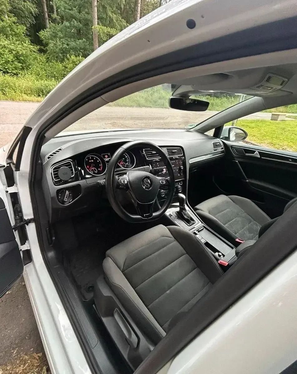 Gebraucht VW Golf VII 150 PS (110 kW) 2019 Weiß Kombi