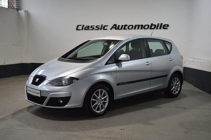 Silber Gebraucht 2009 Seat Altea Stylance Van / Kleinbus | 3.900 € (Fairer Preis) - Bild 1/4