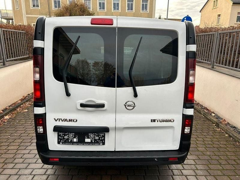 Gebraucht Opel Vivaro 125 PS (91 kW) 2018 Weiß Van / Kleinbus