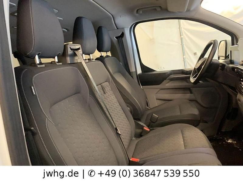 Gebraucht Ford Tourneo Titanium 170 PS (125 kW) 2024 Weiß Van / Kleinbus