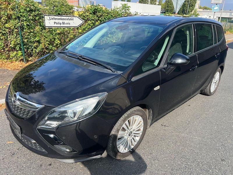 Grau Gebraucht 2016 Opel Zafira Tourer Van / Kleinbus | 4.950 € (Fairer Preis) - Bild 1/4