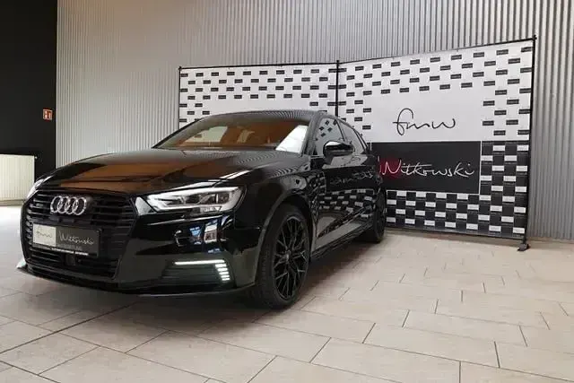 Gebraucht Audi A3 Sportback e-tron S-Line 150 PS (110 kW) 2020 Schwarz Kleinwagen