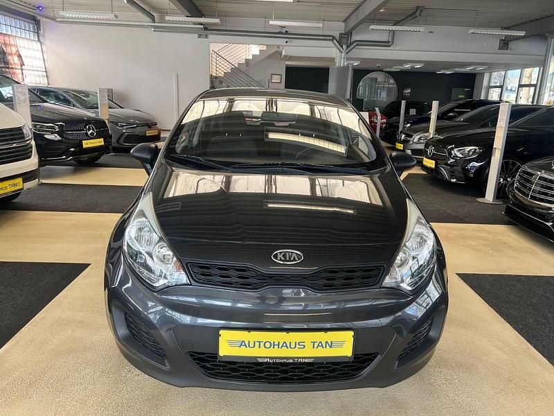 Gebraucht Kia Rio Attract 86 PS (63 kW) 2012 Grau Kleinwagen