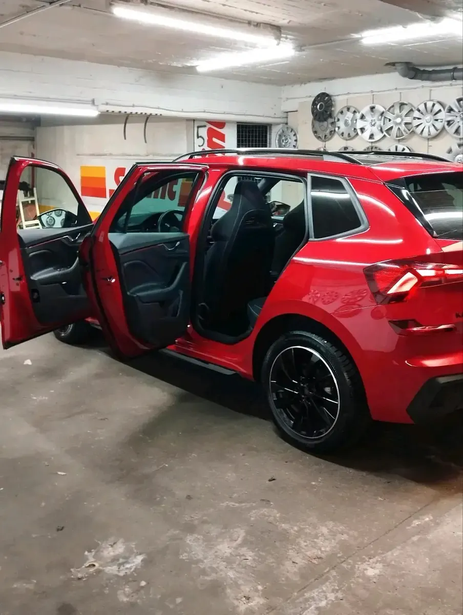 Gebraucht Skoda Kamiq 150 PS (110 kW) 2024 Rot SUV