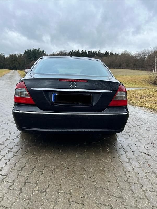 Gebraucht Mercedes E280 190 PS (139 kW) 2006 Schwarz Limousine