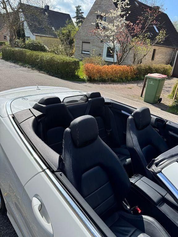 Gebraucht Mercedes E250 AMG 204 PS (150 kW) 2012 Weiß Cabrio