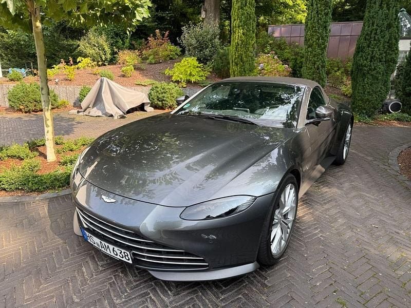 Grau Gebraucht 2024 Aston Martin V8 Vantage Coupé | 144.007 € (Superpreis) - Bild 1/4
