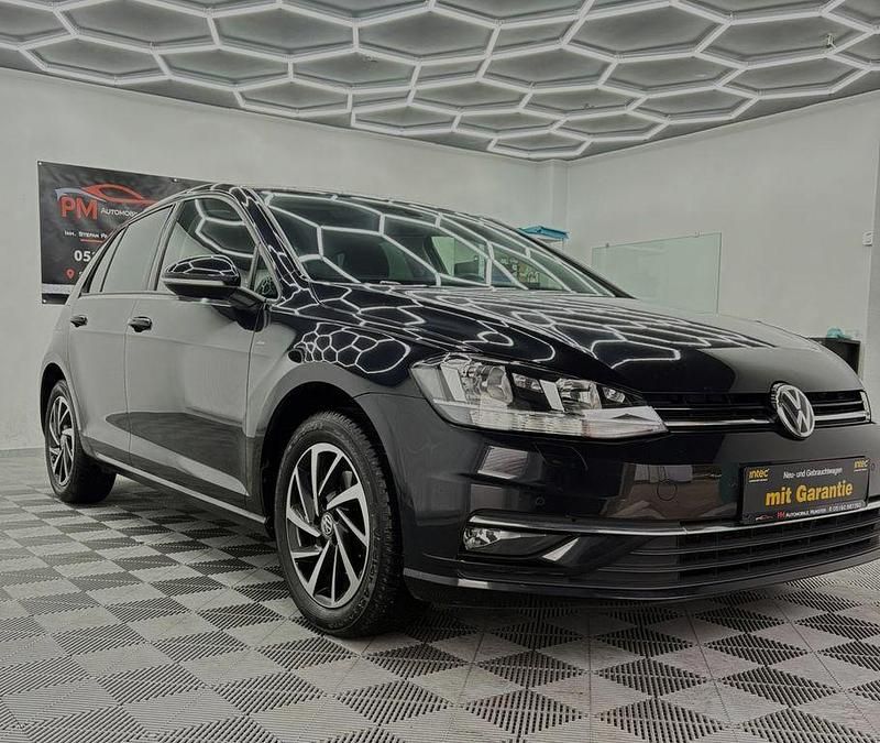 Schwarz Gebraucht 2018 VW Golf VII Join Limousine | 16.250 € (Superpreis) - Bild 1/4