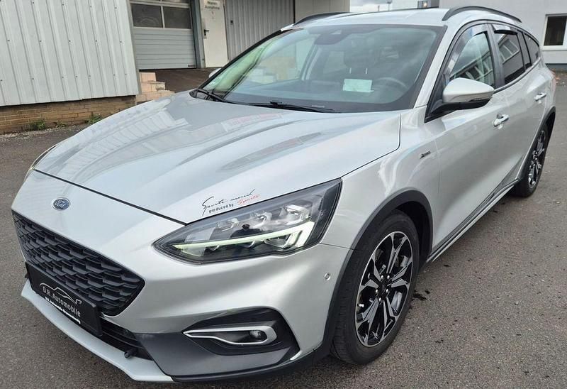 Silber Gebraucht 2019 Ford Focus Active Limousine | 11.790 € (Guter Preis) - Bild 1/4