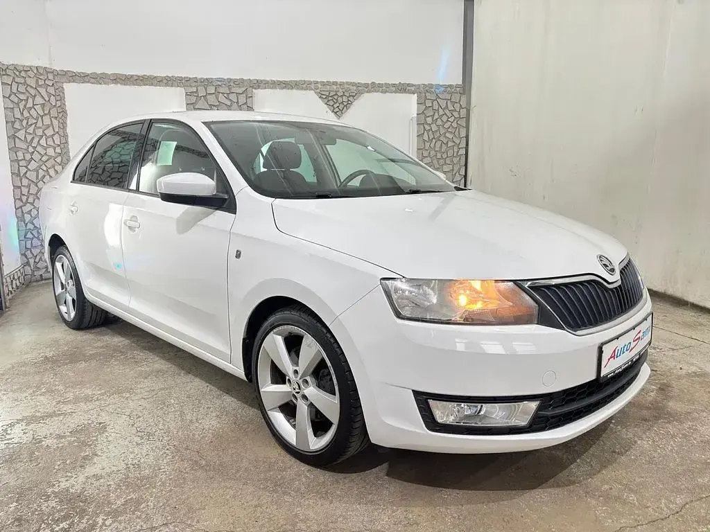 Gebraucht Skoda Rapid 105 PS (77 kW) 2013 Weiß Kleinwagen