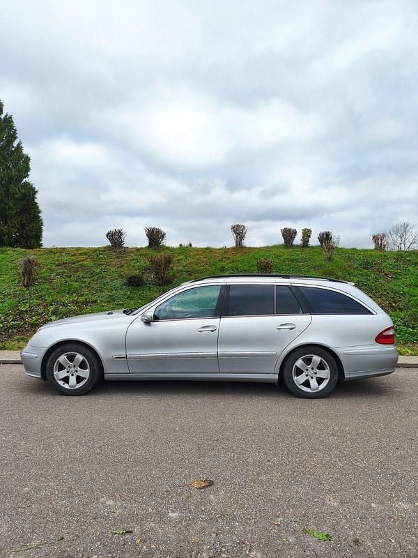 Gebraucht Mercedes E220 Avantgarde 150 PS (110 kW) 2004 Grau Limousine