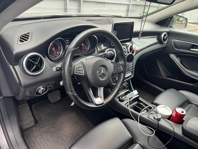Gebraucht Mercedes CLA180 116 PS (85 kW) 2017 Grau Limousine