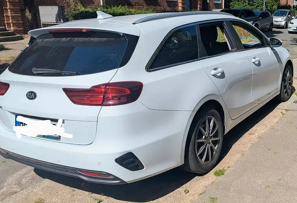Gebraucht Kia Ceed Sportswagon Vision 140 PS (102 kW) 2020 Weiß Kombi