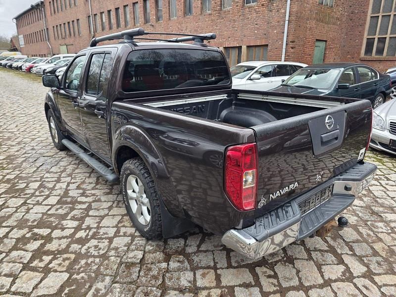 Gebraucht Nissan Navara 190 PS (139 kW) 2012 Braun Pickup