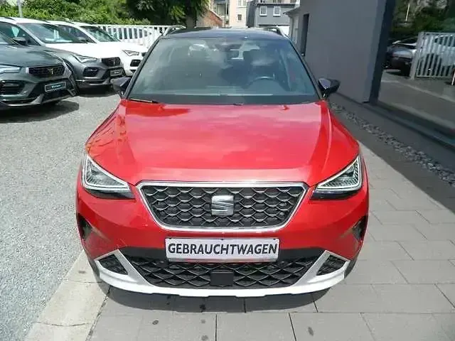 Gebraucht Seat Arona Xperience 110 PS (80 kW) 2023 Desire rot metallic dach grau SUV