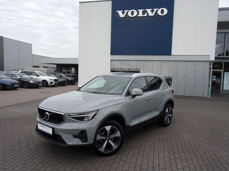 Grau Gebraucht 2023 Volvo XC40 Core SUV | 29.900 € (Superpreis) - Bild 1/4