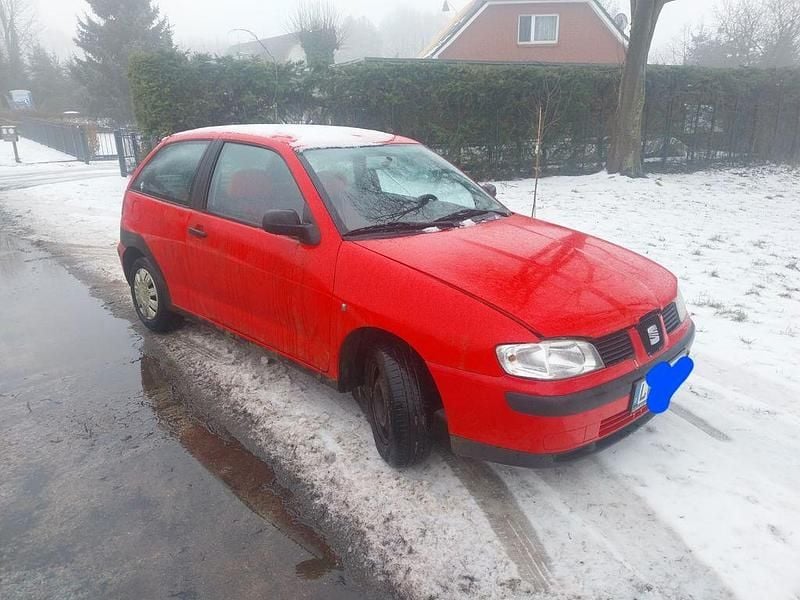 Rot Gebraucht 2000 Seat Ibiza Kleinwagen | 600 € (Guter Preis) - Bild 1/4
