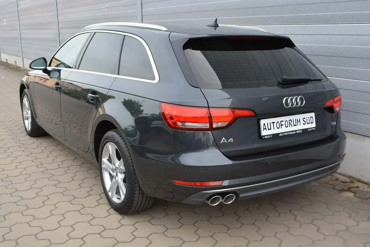 Gebraucht Audi A4 Sport 190 PS (139 kW) 2017 Grau Kombi