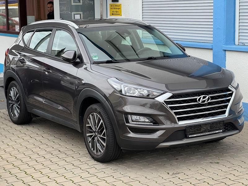Grau Gebraucht 2020 Hyundai Tucson Advantage SUV | 16.980 € (Superpreis) - Bild 1/4