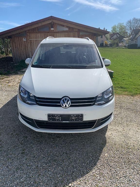 Weiß Gebraucht 2015 VW Sharan Highline Van / Kleinbus | 16.900 € (Superpreis) - Bild 1/4
