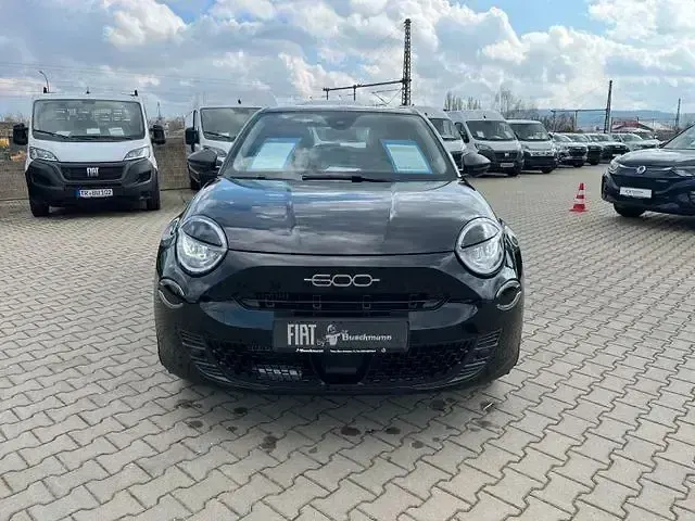 Gebraucht Fiat 600 Style 101 PS (74 kW) 2024 Schwarz Limousine