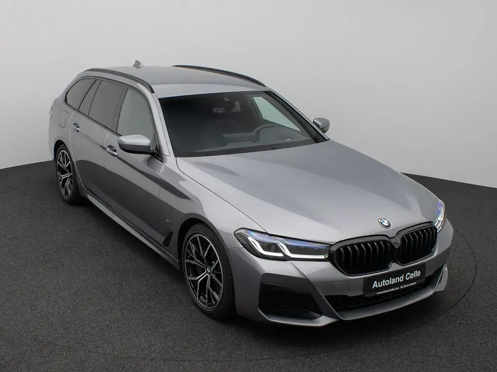 Gebraucht BMW 530 M Sport 286 PS (210 kW) 2023 Grau Limousine