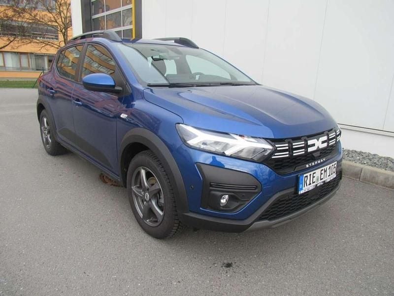 Używany Dacia Sandero Expression 91 KM (66 kW) 2023 Niebieski Hatchback