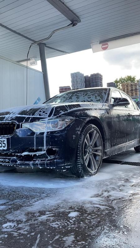 Gebraucht BMW 335 306 PS (225 kW) 2013 Blau Limousine