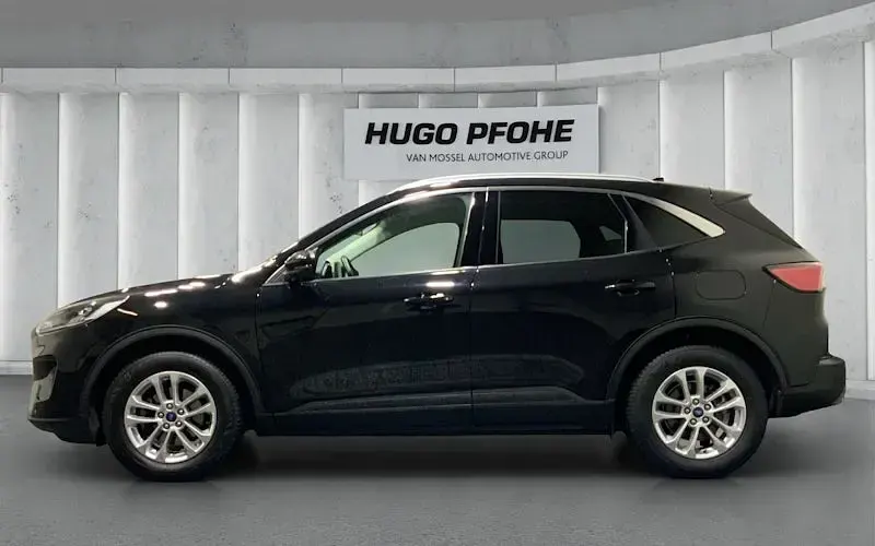 Gebraucht Ford Kuga Titanium 120 PS (88 kW) 2022 Agate black metallic SUV
