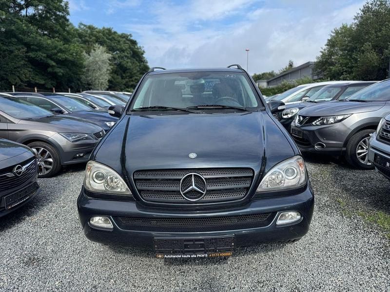 Schwarz Gebraucht 2002 Mercedes ML320 SUV | 6.000 € (Etwas zu teuer) - Bild 1/4