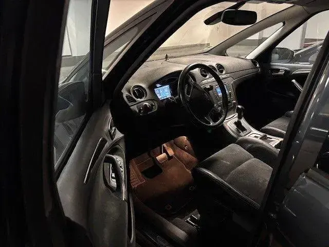 Gebraucht Ford S-MAX Titanium 160 PS (117 kW) 2008 Grau Van / Kleinbus