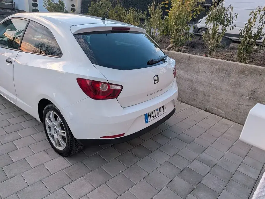 Gebraucht Seat Ibiza 69 PS (50 kW) 2009 Weiß Coupé