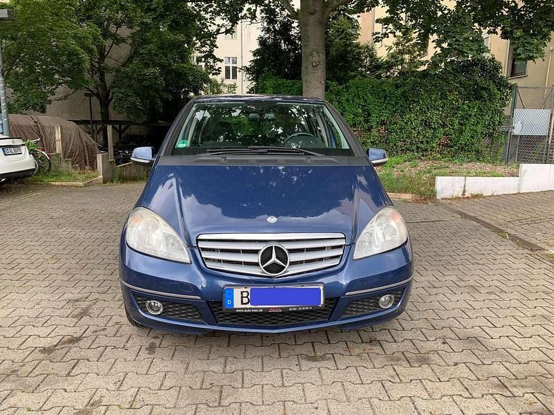 Blau Gebraucht 2009 Mercedes A170 Elegance Limousine | 2.300 € (Superpreis) - Bild 1/4