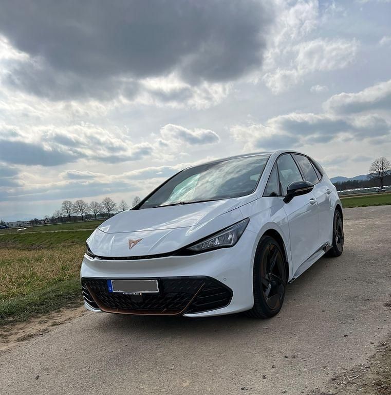 Gebraucht Cupra Born 150 kW (204 PS) 2022 Weiß Kleinwagen