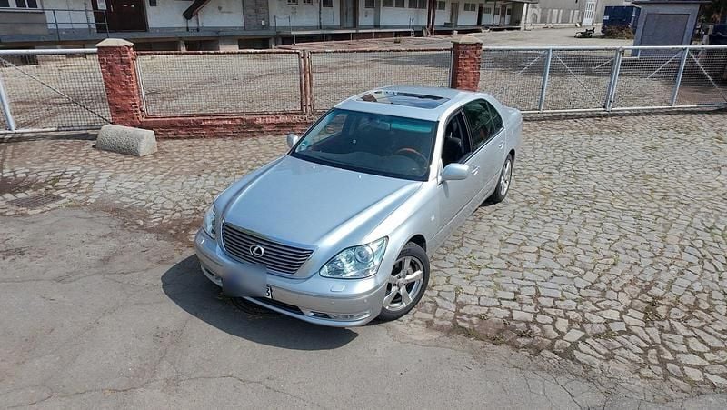 Silber Gebraucht 2004 Lexus LS430 Limousine | 8.500 € - Bild 1/4