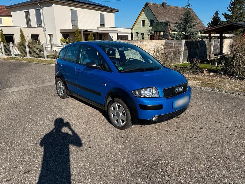 Usata Audi A2 75 CV (55 kW) 2003 Blu Utilitaria