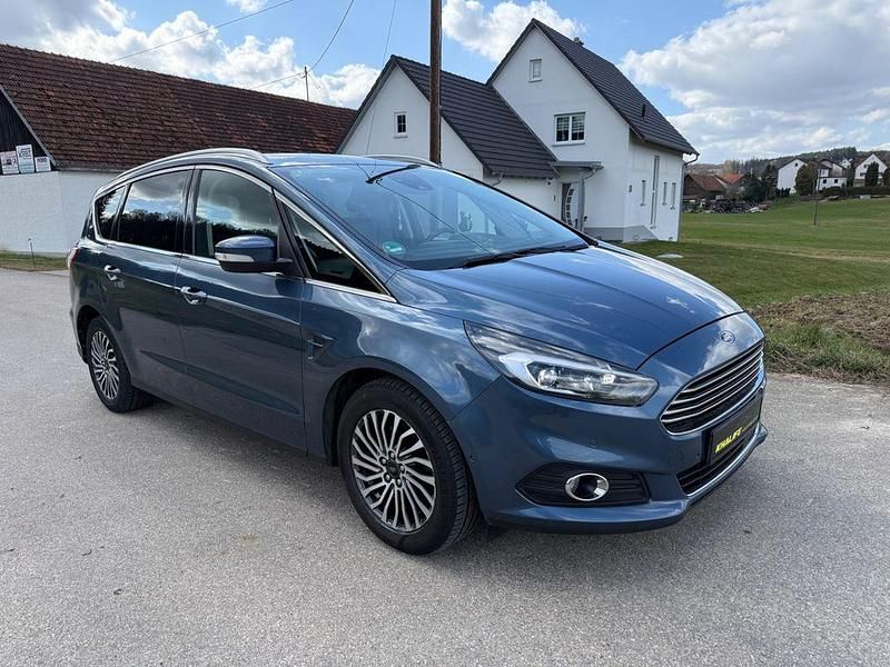 Gebraucht Ford S-MAX Titanium 150 PS (110 kW) 2018 Chrome blue Van / Kleinbus