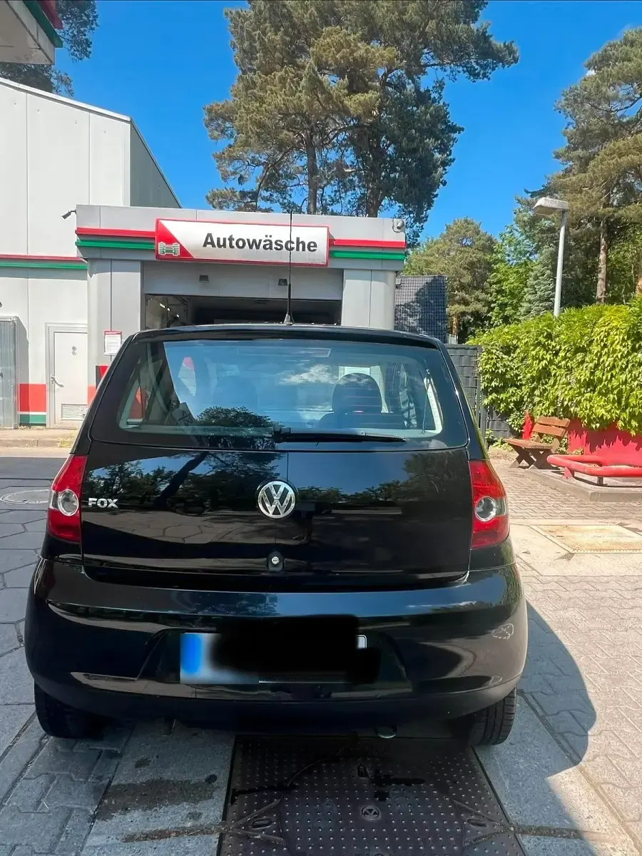 Gebraucht VW Fox 40 PS (29 kW) 2008 Schwarz Kleinwagen