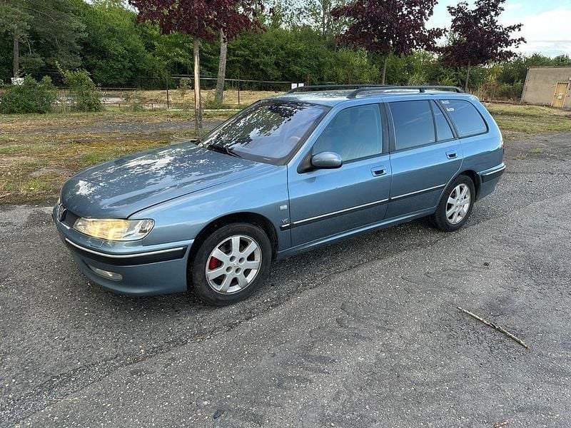 Blau Gebraucht 2002 Peugeot 406 Kombi | 5.000 € (Fairer Preis) - Bild 1/4