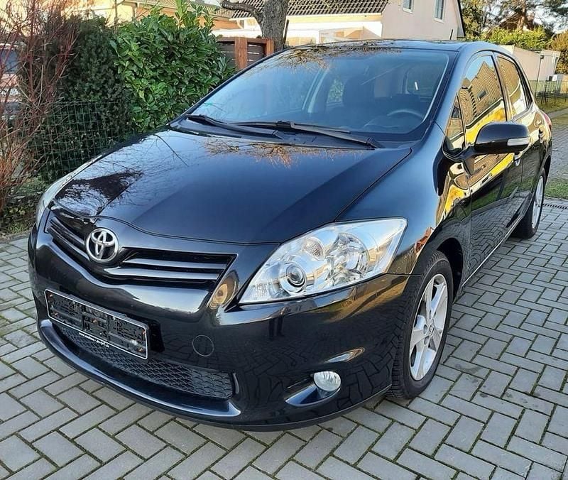 Schwarz Gebraucht 2012 Toyota Auris Limousine | 7.800 € (Fairer Preis) - Bild 1/4