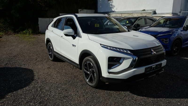 Gebraucht Mitsubishi Eclipse Cross Basis 188 PS (138 kW) 2022 Weiß SUV