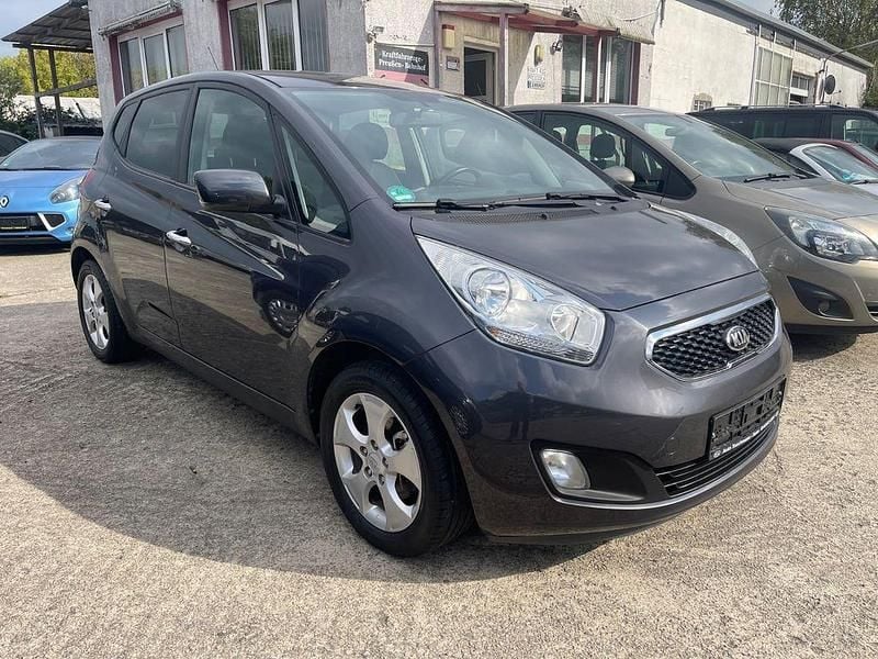 Grau Gebraucht 2013 Kia Venga FIFA World Cup Edition Kleinwagen | 8.499 € (Fairer Preis) - Bild 1/4