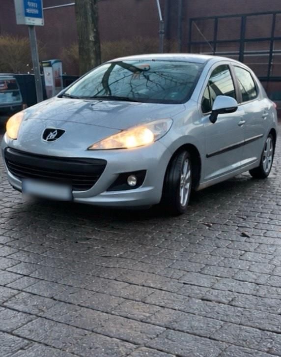 Gebraucht Peugeot 207 95 PS (69 kW) 2011 Grau Kleinwagen