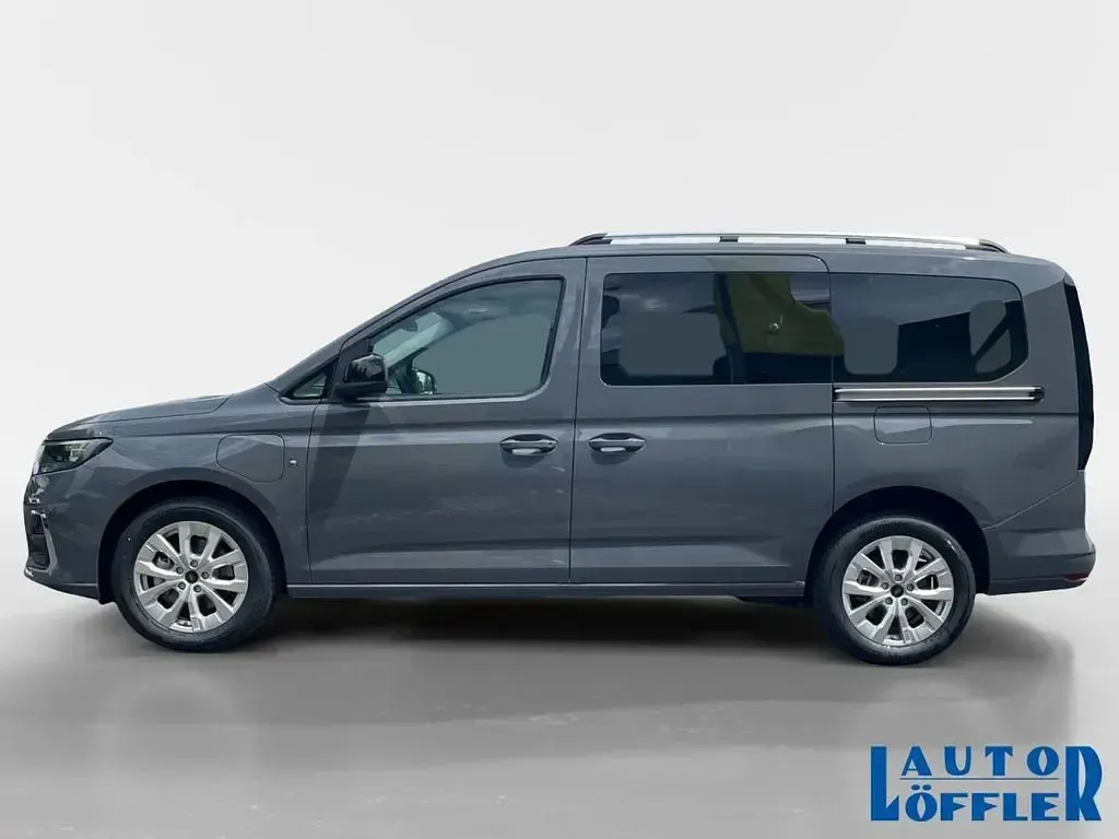 Neu Ford Grand Tourneo Connect Titanium 150 PS (110 kW) 2026 Grau Van / Kleinbus