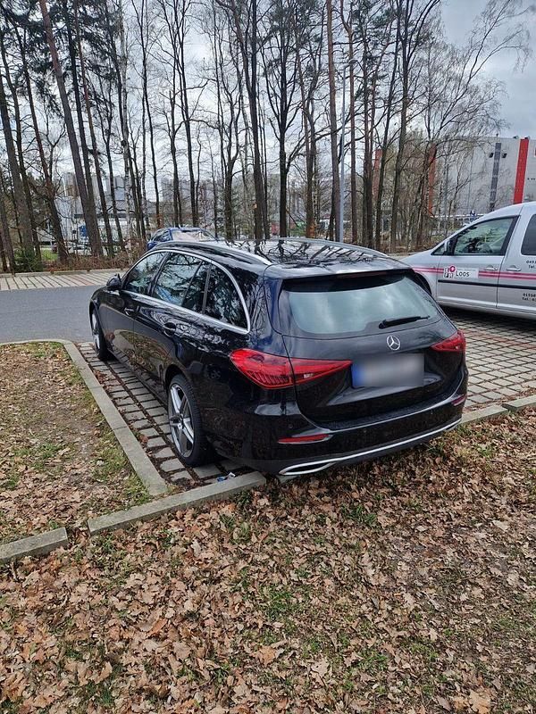 Gebraucht Mercedes C220 200 PS (147 kW) 2022 Schwarz Kombi