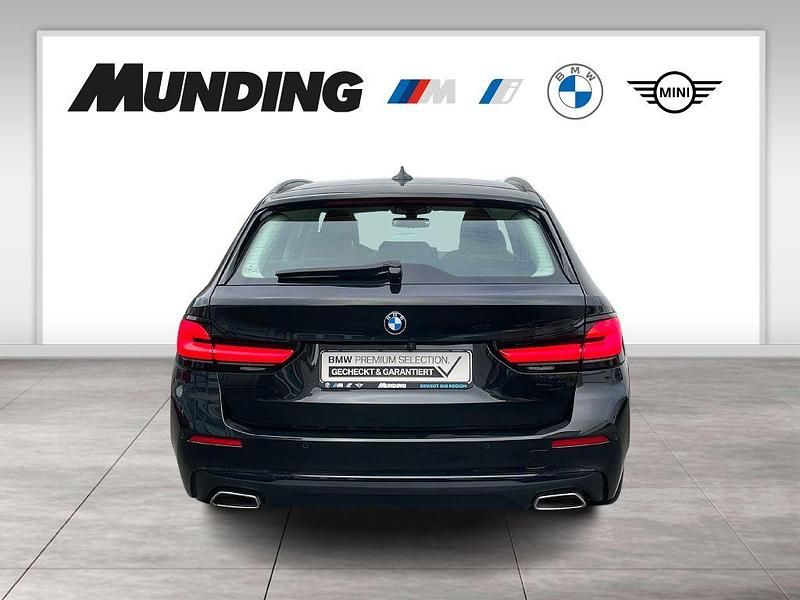 Gebraucht BMW 520 190 PS (139 kW) 2023 Schwarz Kombi